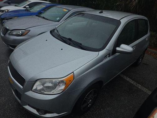 Silver Ice Metallic 2011 Chevrolet Aveo 5 LT