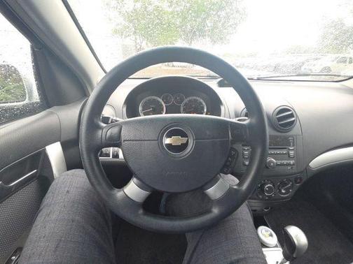 Silver Ice Metallic 2011 Chevrolet Aveo 5 LT