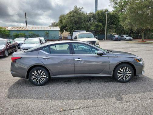 2025 Nissan Altima SV AWD