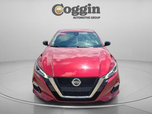 Scarlet Ember Tintcoat 2022 Nissan Altima SR FWD