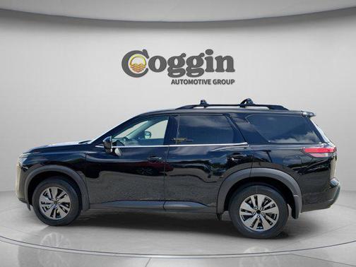 Super Black 2026 Nissan Pathfinder SV