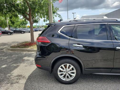 Magnetic Black Pearl 2020 Nissan Rogue S