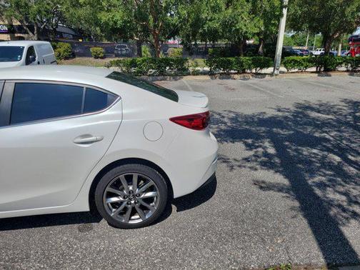 2018 Mazda Mazda3 Touring
