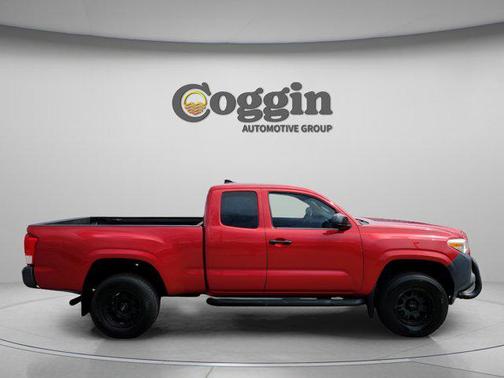 2017 Toyota Tacoma SR