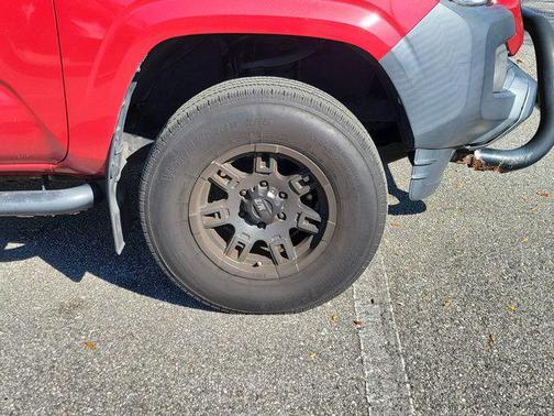 2017 Toyota Tacoma SR