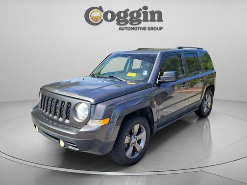 Granite Crystal Metallic Clearcoat 2015 Jeep Patriot High Altitude Edition
