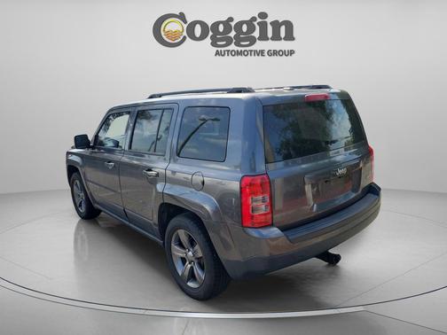 Granite Crystal Metallic Clearcoat 2015 Jeep Patriot High Altitude Edition