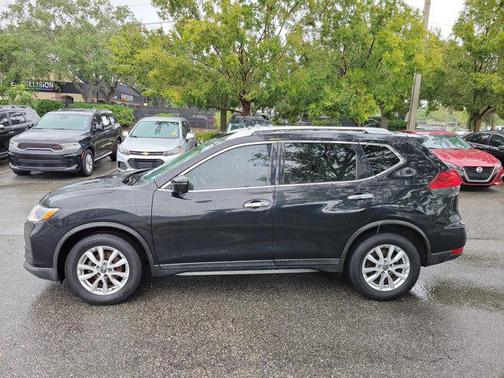 2017 Nissan Rogue SV