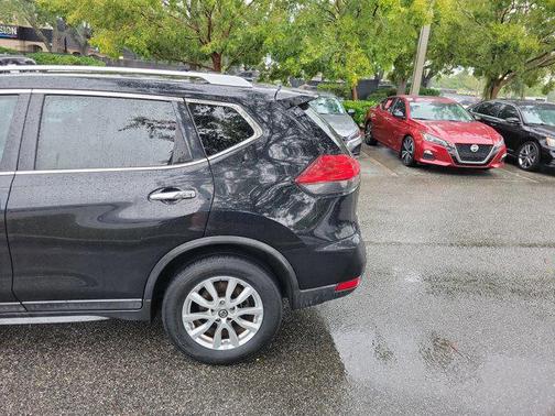 2017 Nissan Rogue SV