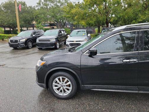 2017 Nissan Rogue SV