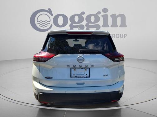 Everest White Pearl 2024 Nissan Rogue SV
