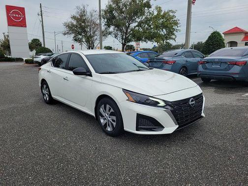 2025 Nissan Altima S FWD