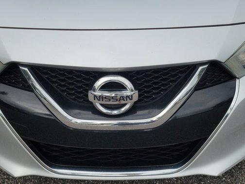 Brilliant Silver 2018 Nissan Maxima 3.5 SV