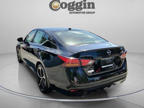 Super Black 2026 Nissan Altima SR FWD