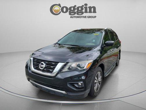 2017 Nissan Pathfinder SL