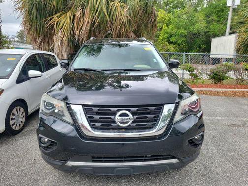 2017 Nissan Pathfinder SL