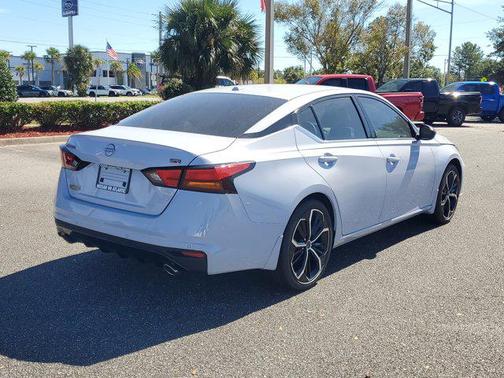 2025 Nissan Altima SR FWD