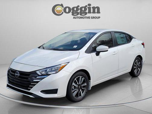 Aspen White Tricoat 2025 Nissan Versa 1.6 SV