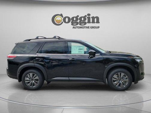 Super Black 2026 Nissan Pathfinder SV