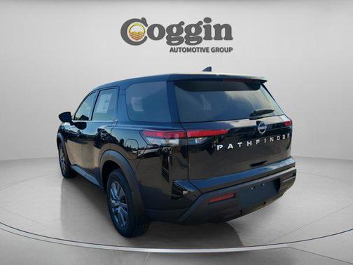 2025 Nissan Pathfinder S FWD