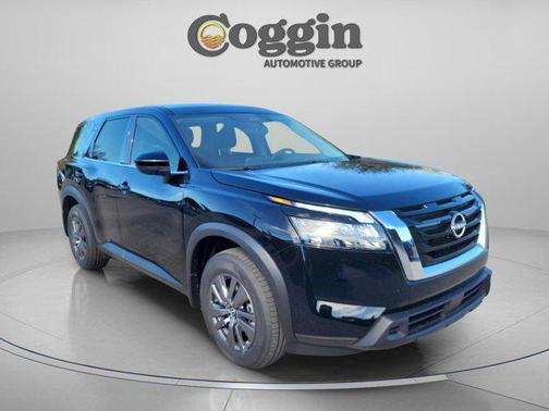 2025 Nissan Pathfinder S FWD