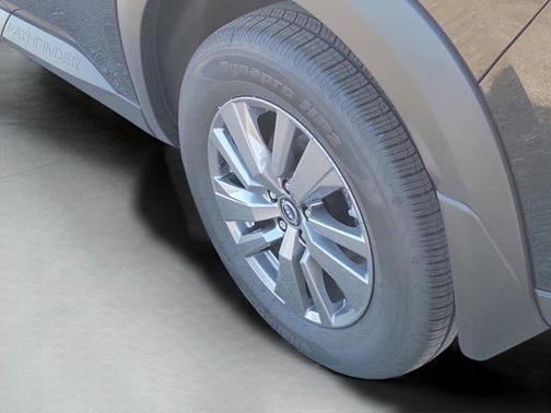 2025 Nissan Pathfinder S FWD