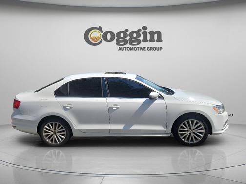 Pure White 2017 Volkswagen Jetta 1.4T S