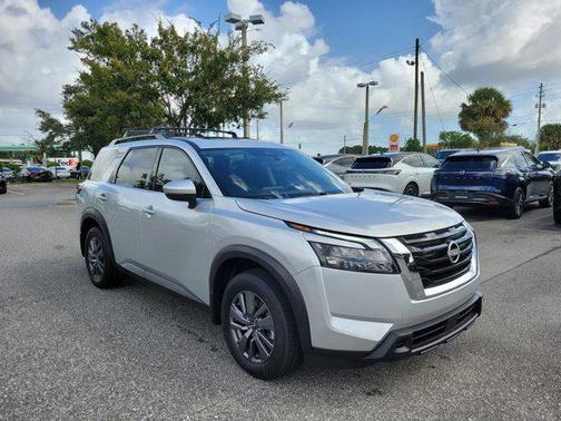 2025 Nissan Pathfinder SV FWD