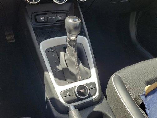 Scarlet Red Pearl 2023 Hyundai VENUE Limited