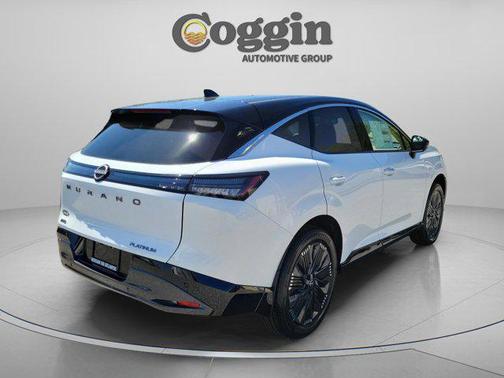 Everest White Pearl Tricoat/Super Black 2026 Nissan Murano Platinum