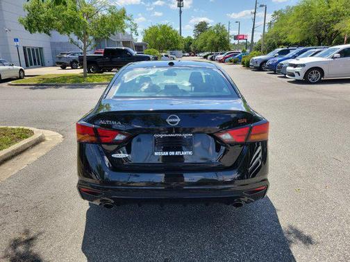 2023 Nissan Altima SR FWD