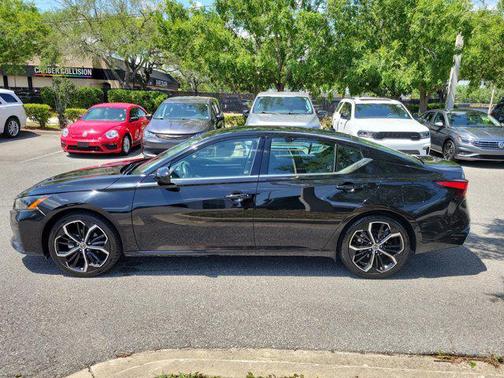 2023 Nissan Altima SR FWD