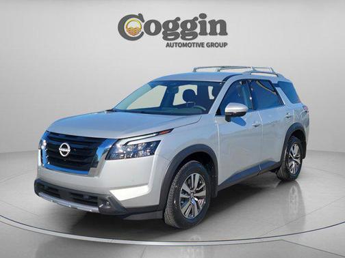 2025 Nissan Pathfinder SL FWD