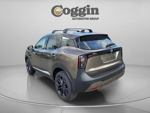 Canyon Bronze Metallic 2026 Nissan Kicks SR