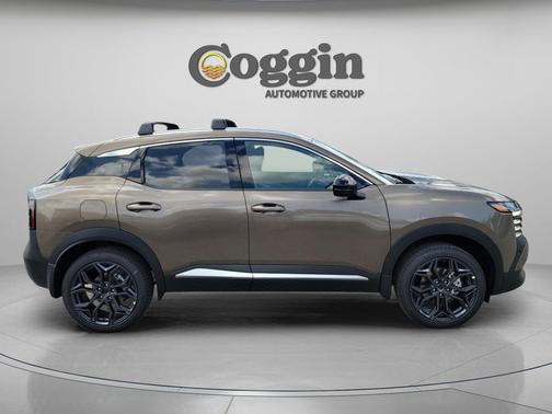 Canyon Bronze Metallic 2026 Nissan Kicks SR