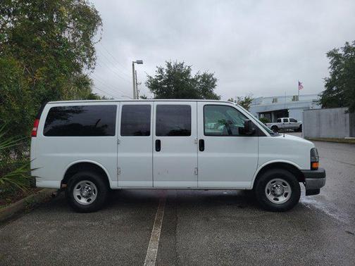 2017 Chevrolet Express 2500 LT