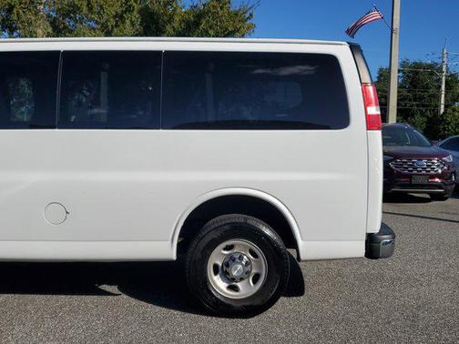 2017 Chevrolet Express 2500 LT