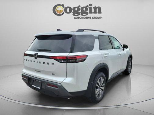 Everest White Pearl Tricoat 2026 Nissan Pathfinder SL