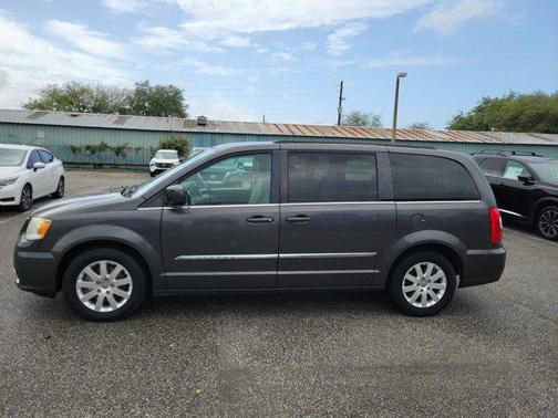 2015 Chrysler Town & Country Touring
