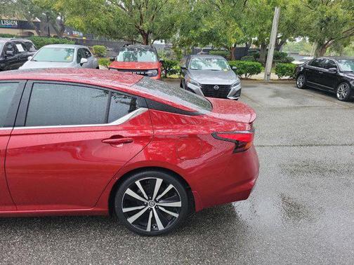 2020 Nissan Altima SR FWD