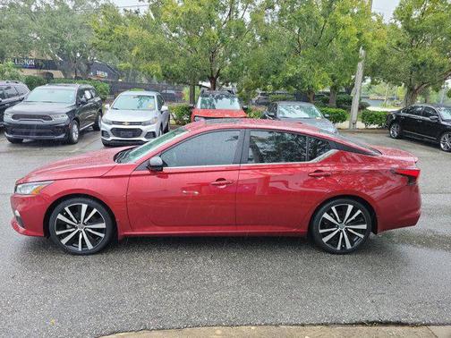2020 Nissan Altima SR FWD