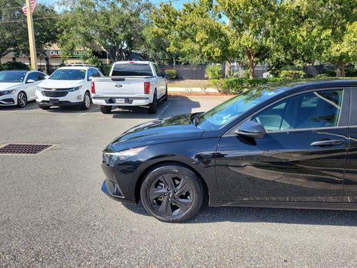 2021 Hyundai ELANTRA SEL