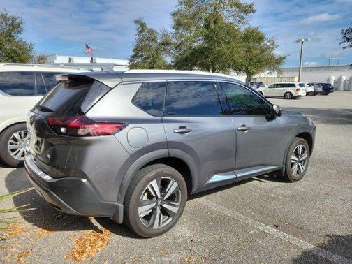 2022 Nissan Rogue SL