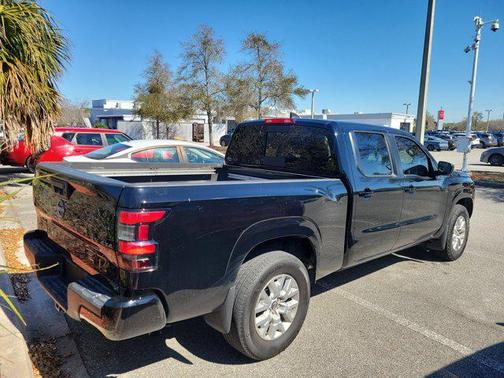 2024 Nissan Frontier SV