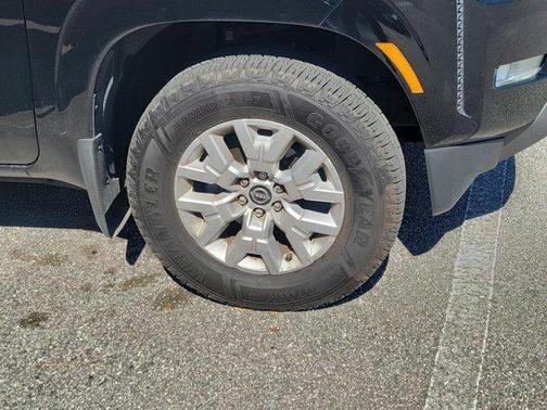 2024 Nissan Frontier SV