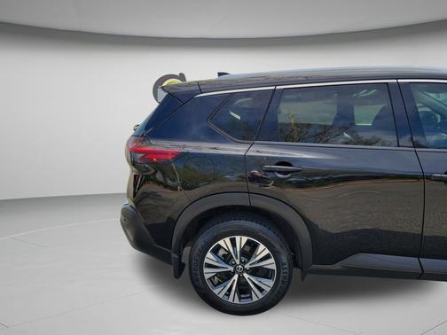 Super Black 2021 Nissan Rogue SV