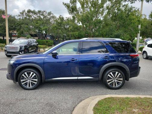 2022 Nissan Pathfinder Platinum 4WD