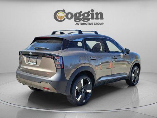 Canyon Bronze Metallic 2026 Nissan Kicks SR