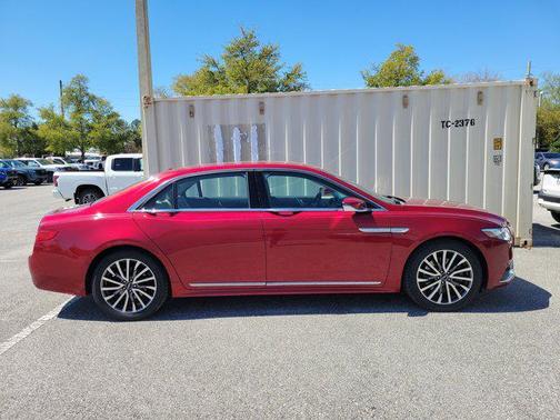 2017 Lincoln Continental Select