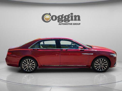 2017 Lincoln Continental Select